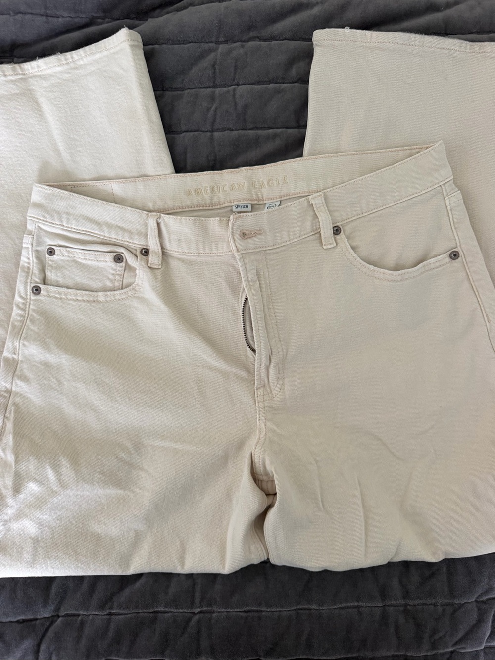 American Eagle Outfitters Straight-Leg Jeans in Cream
